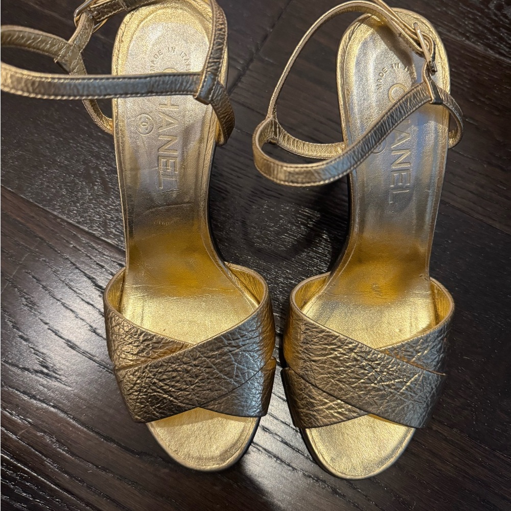 CHANEL Metallic Gold Heeled Sandals